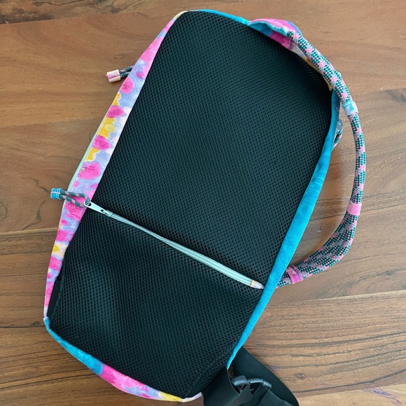 Kavu Switch Slinger Bag - Picture 2 of 3